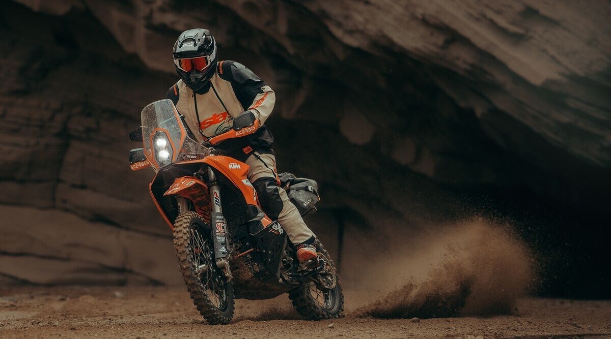 Alpinestars All Terra: arriva la collezione adventure 2026